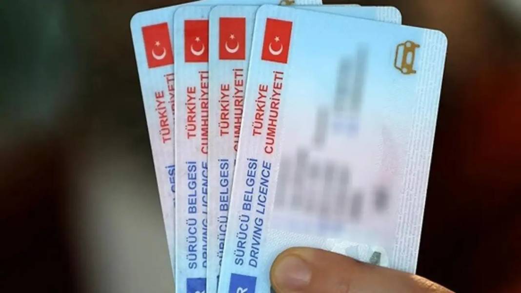 Ali Yerlikaya’dan Son Uyarı: Ehliyet Yenilemeyen Yandı 5